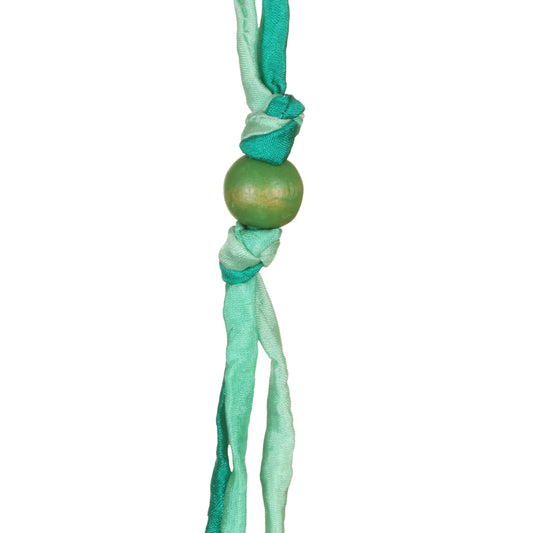 Collana fili seta riciclata, elementi legno e metallo