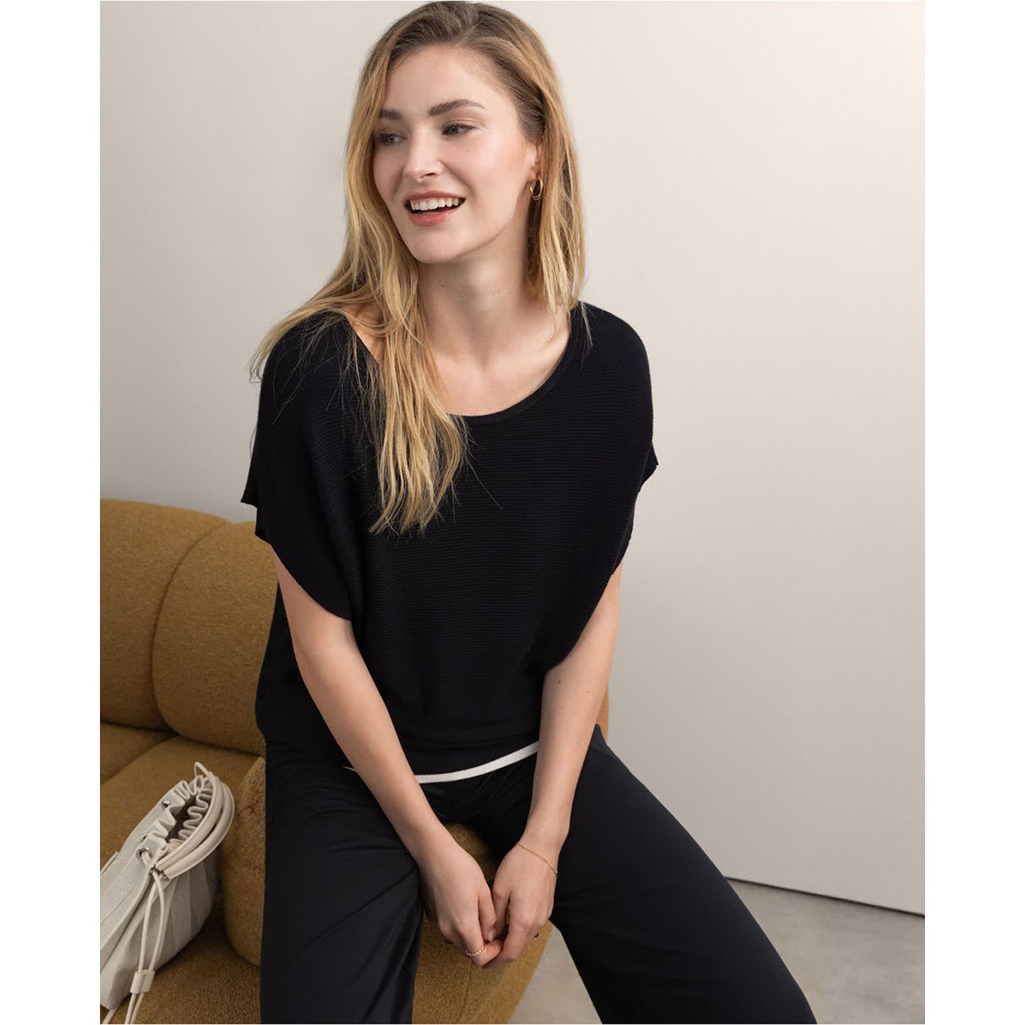 SURKANA - Pullover manica corta in maglia tinta unita