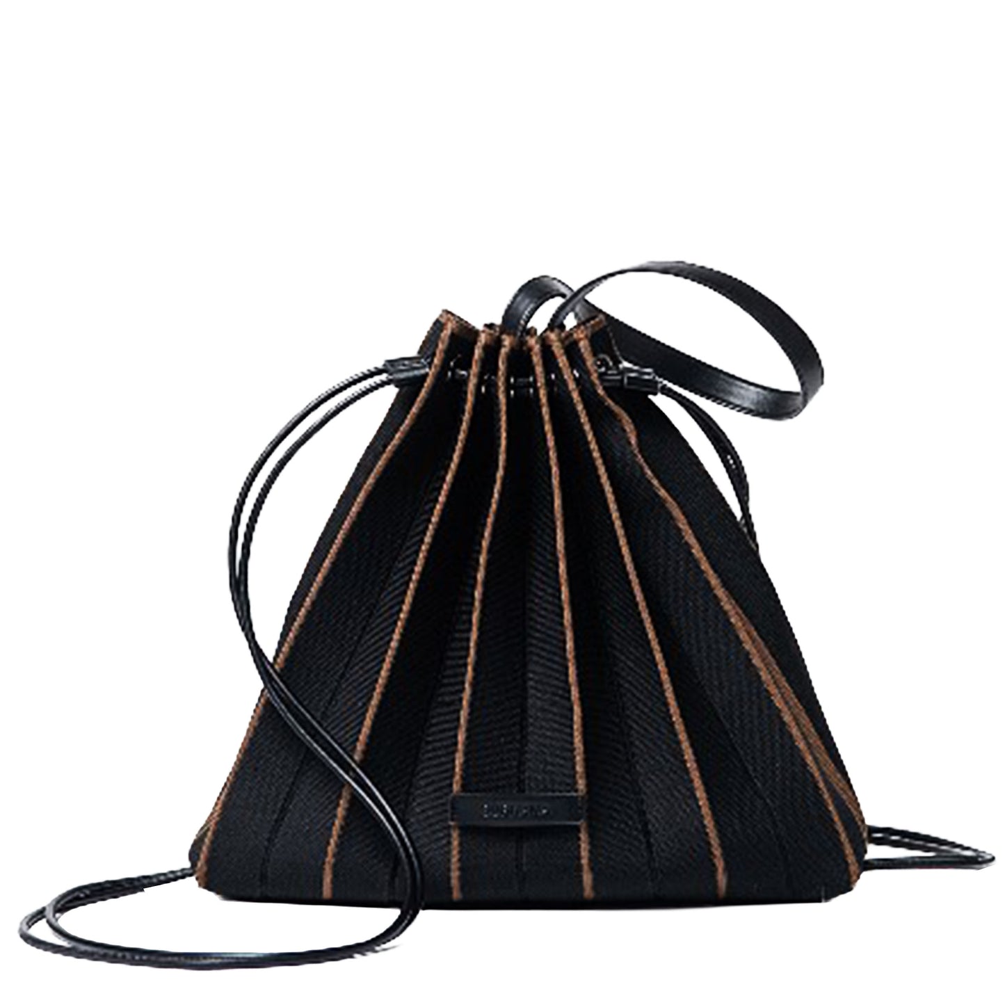 SURKANA - Borsa/zaino in maglia plissettata con necessaire