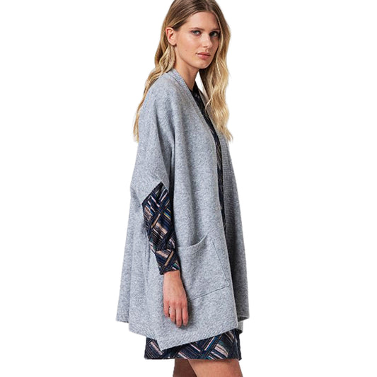 SURKANA - Poncho aperto in maglia con tasche-SURKANA-VIALESCARPE