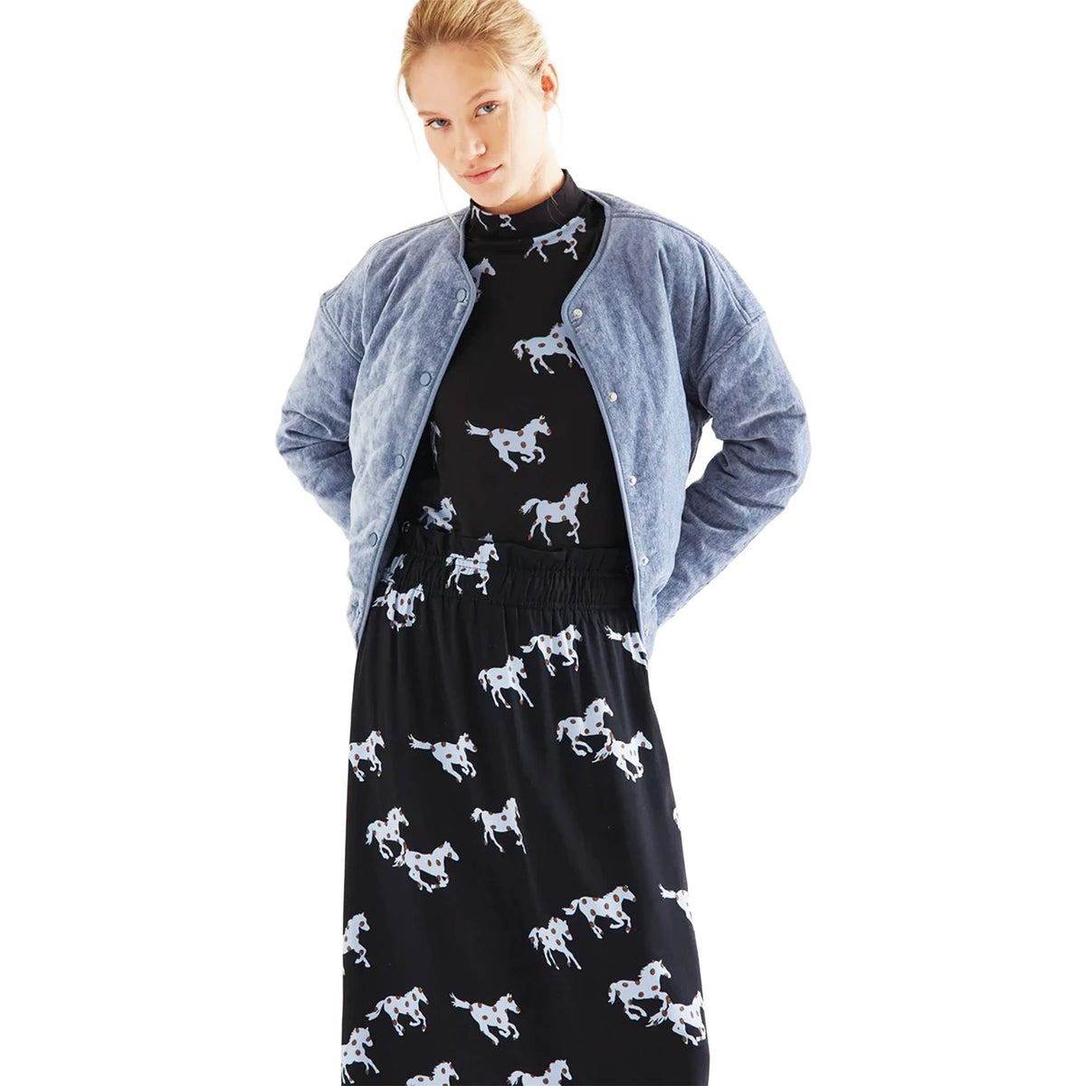 COMPAÑÍA FANTÁSTICA Maglia nera con stampa Horse azzurro