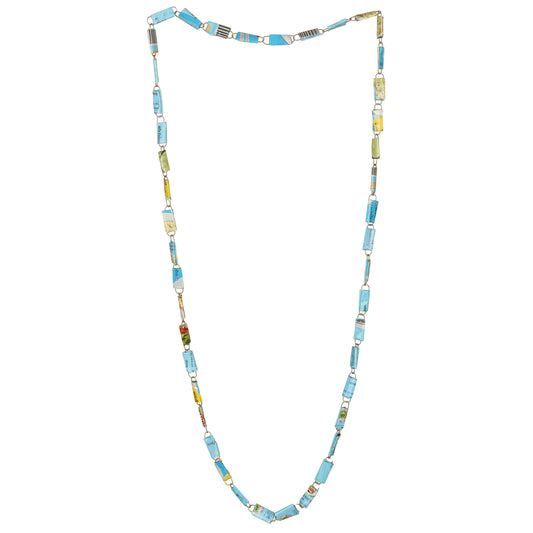Collana realizzata con imballaggio alimenti