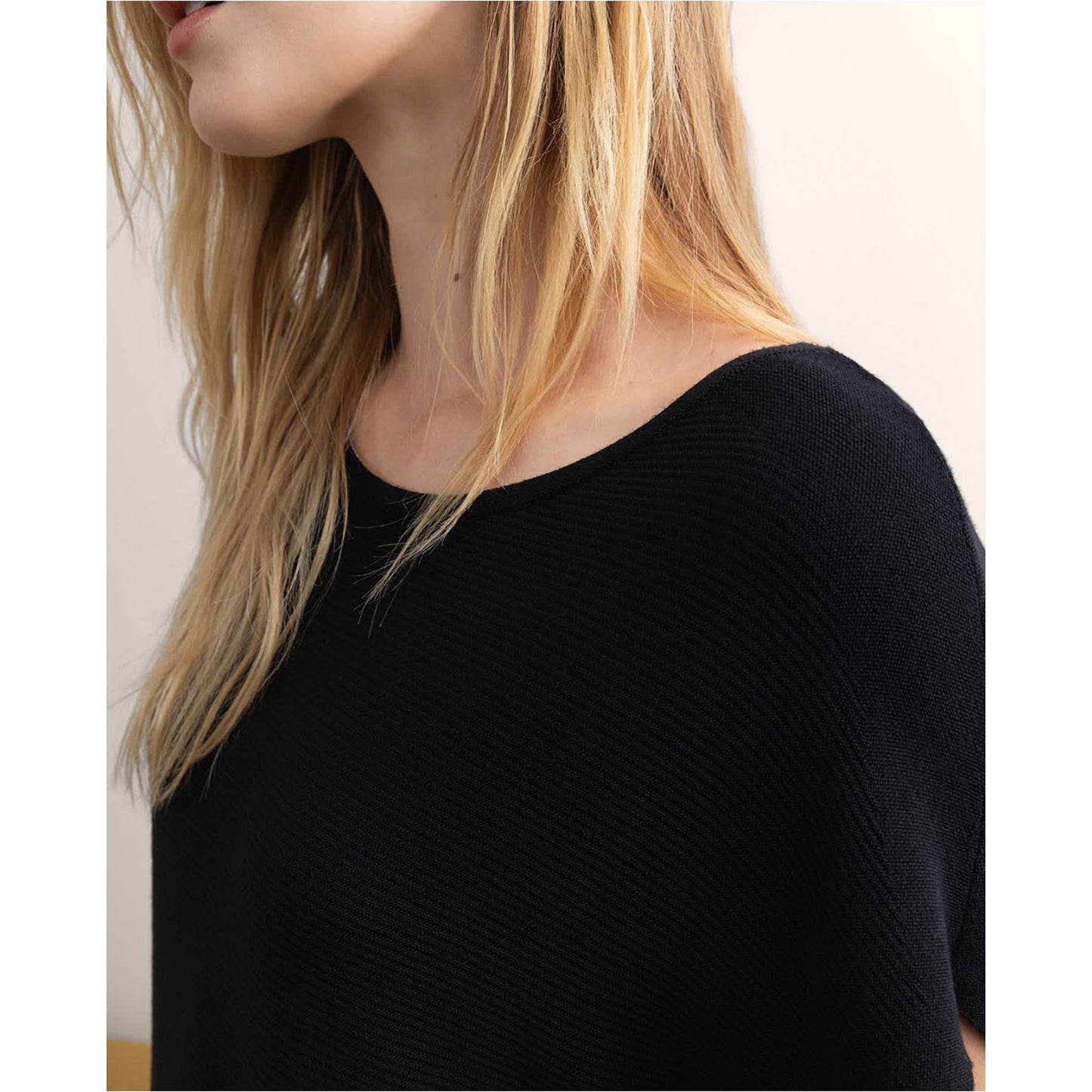SURKANA - Pullover manica corta in maglia tinta unita