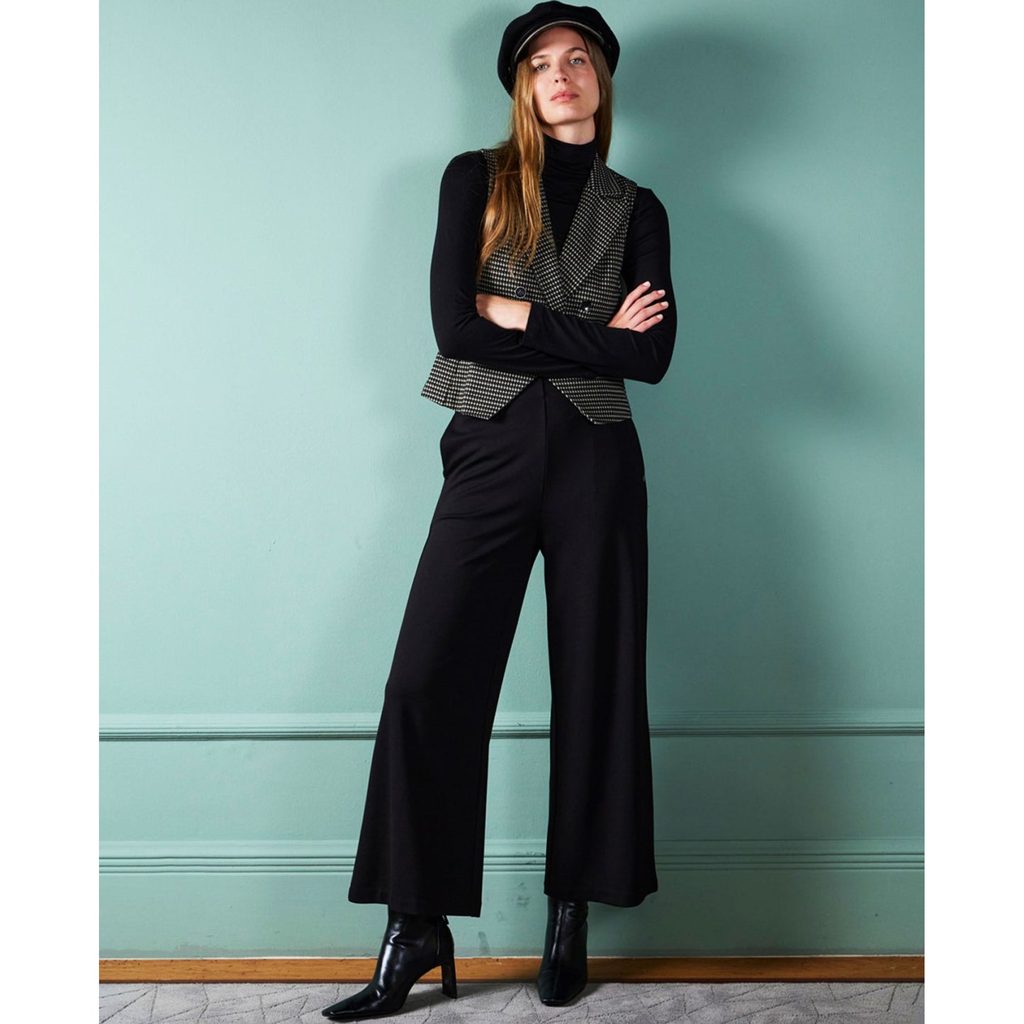 SURKANA - Pantaloni alla caviglia con taglio svasato-SURKANA-VIALESCARPE