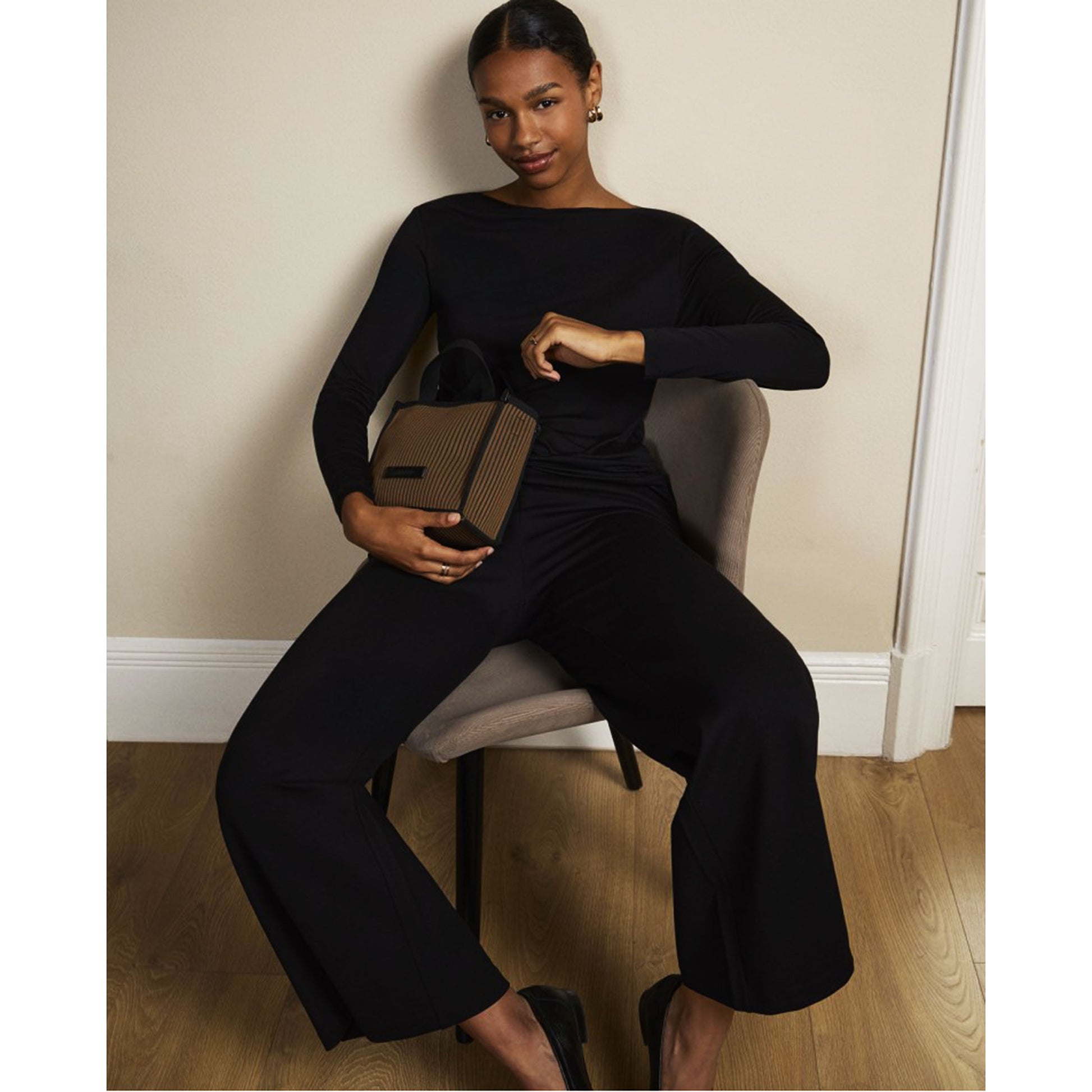 SURKANA - T-shirt con scollo a barca in viscosa di bambù-SURKANA-VIALESCARPE