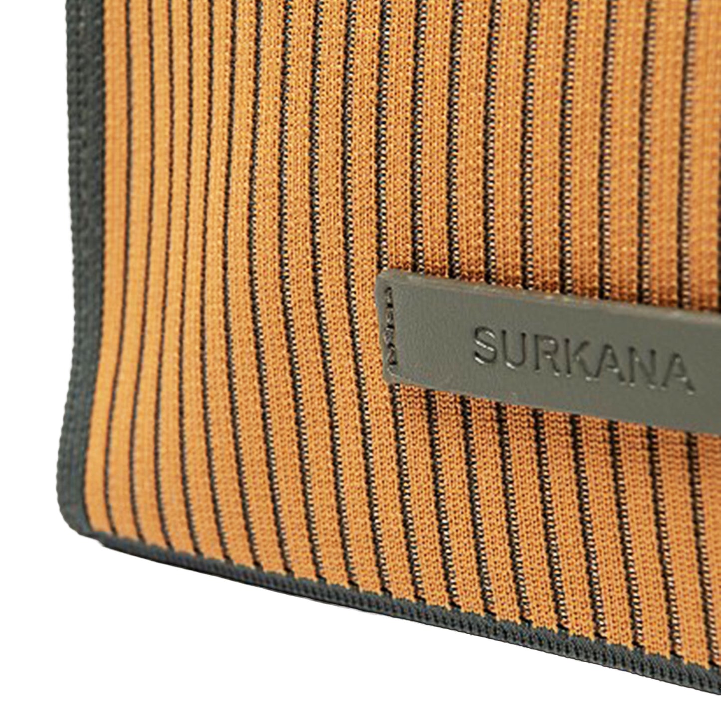 SURKANA - Mini shopper in maglia con zip e doppio manico