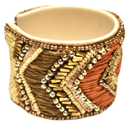 SURKANA Bracciale rigido ricamato nude con perline