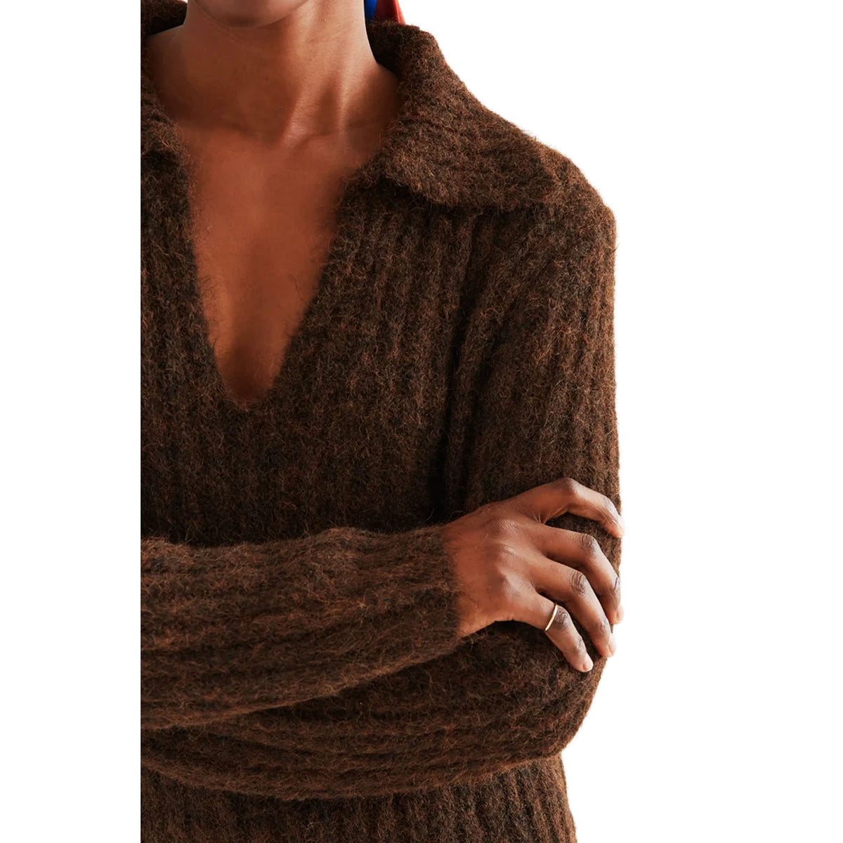 COMPAÑÍA FANTÁSTICA Maglione a righe marroni con scollo a V