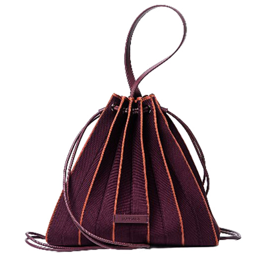 SURKANA - Borsa/zaino in maglia plissettata con necessaire