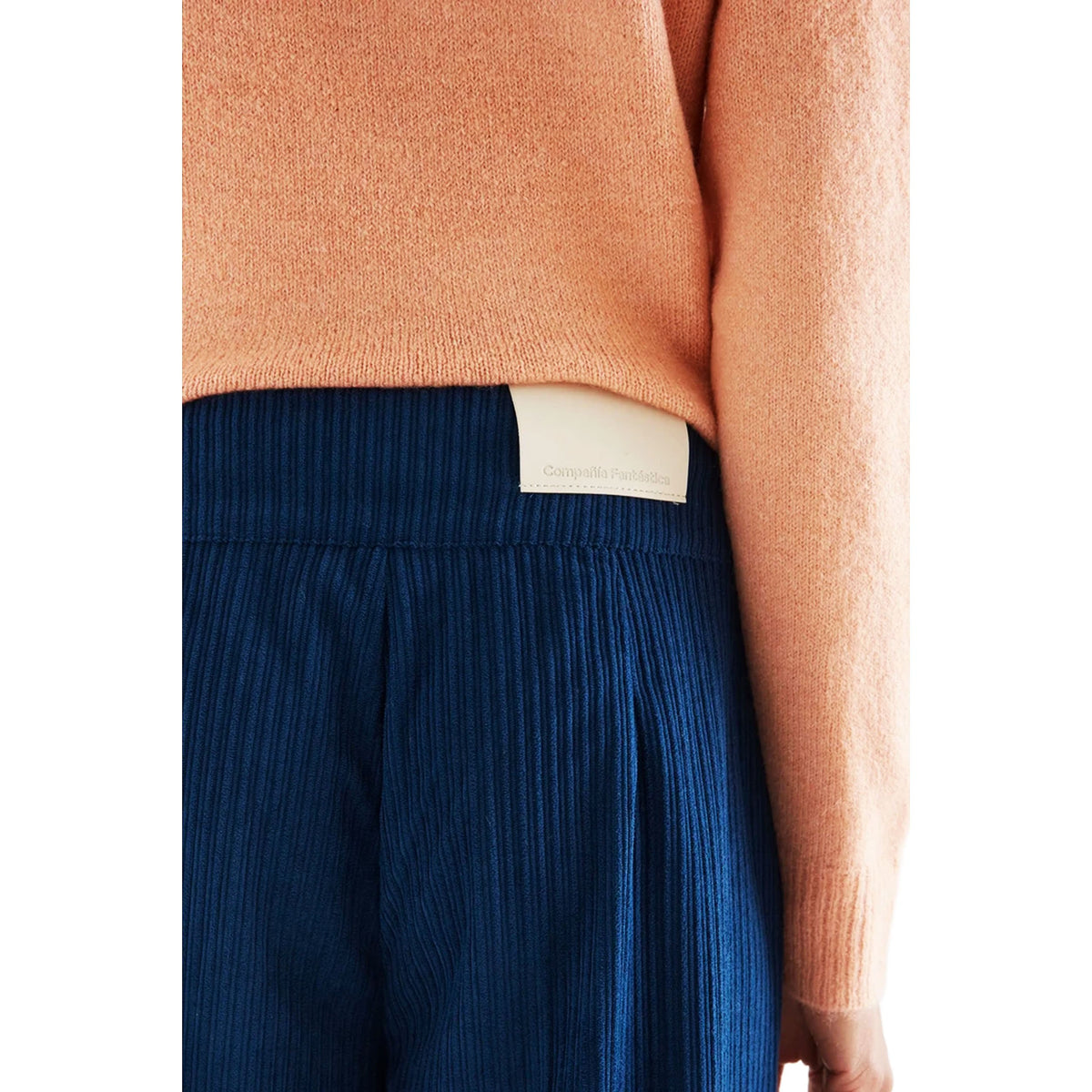 COMPAÑÍA FANTÁSTICA Pantaloni in velluto a coste blu navy con doppio bottone