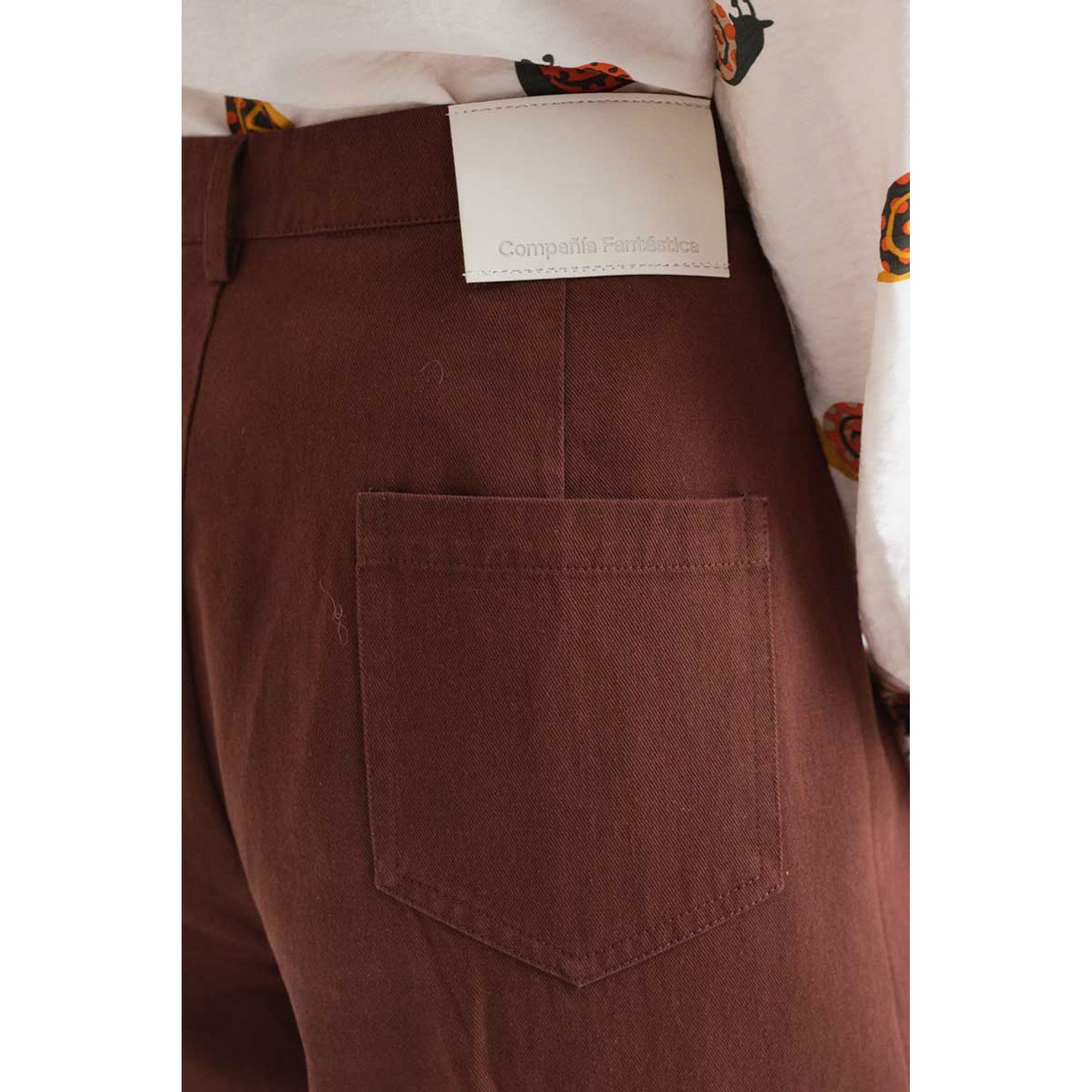 COMPAÑÍA FANTÁSTICA Pantaloni in denim marrone