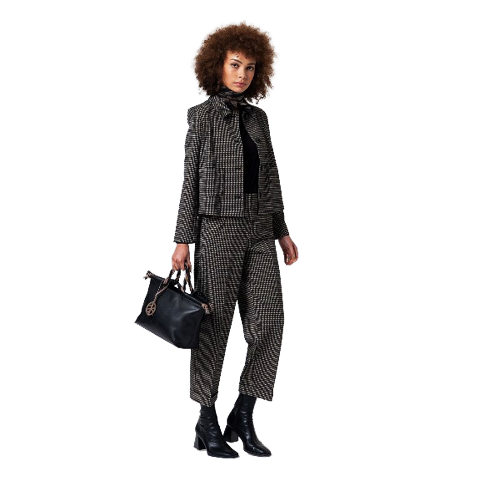 SURKANA - T-shirt con scollo a barca in viscosa di bambù-SURKANA-VIALESCARPE