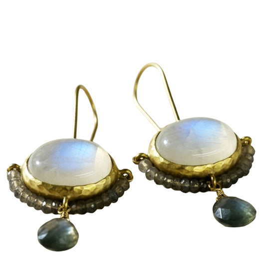 SURKANA Orecchini cameo in Pietra di Luna e Labradorite