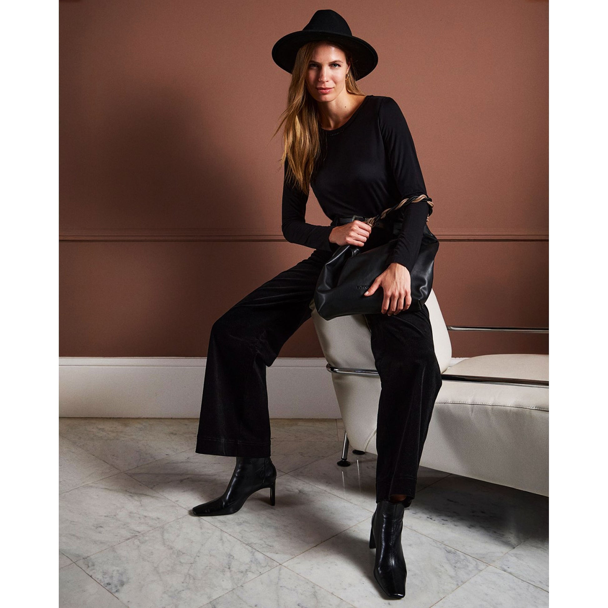 SURKANA - Pantaloni svasati con tasche applicate-SURKANA-VIALESCARPE