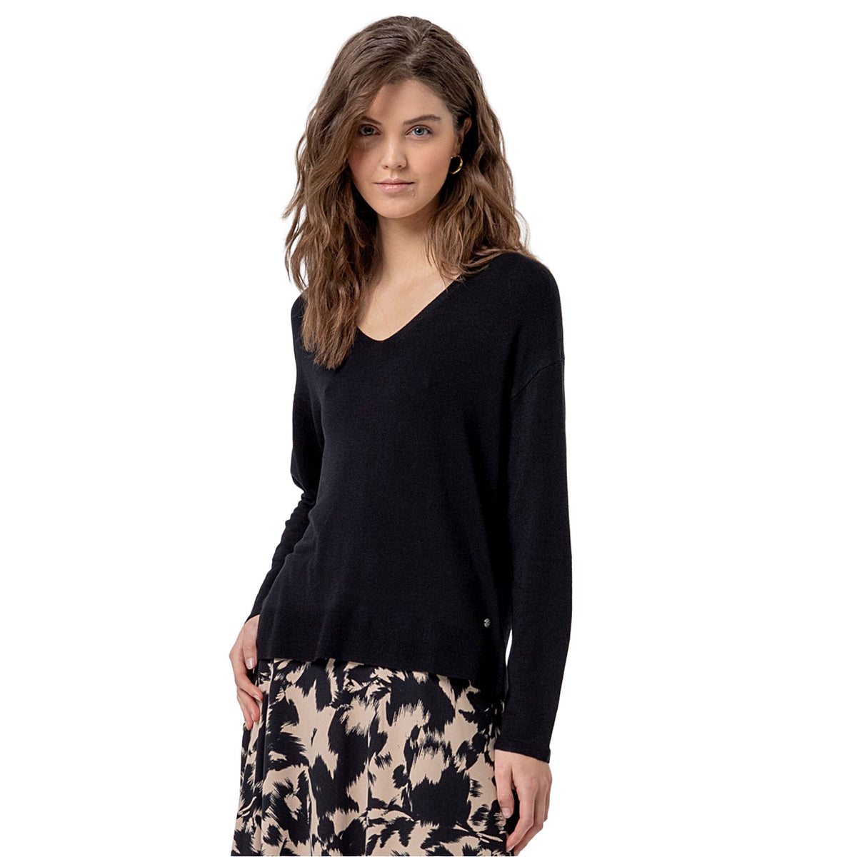 SURKANA Maglione con Scollo a V in Viscosa Nero