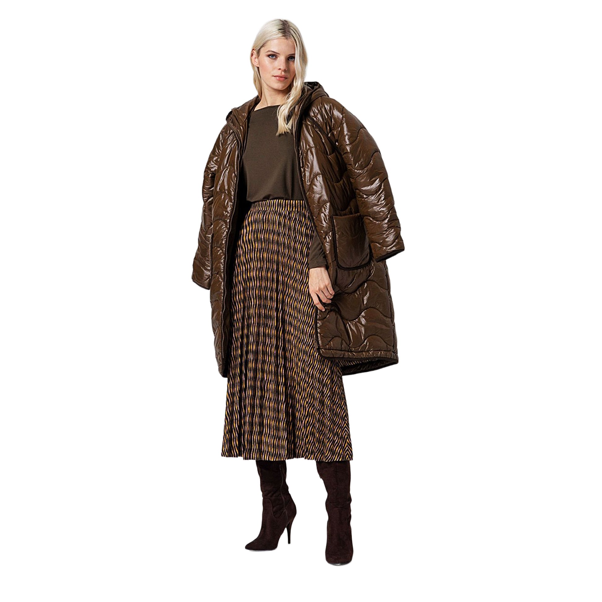 SURKANA - T-shirt con scollo a barca in viscosa di bambù-SURKANA-VIALESCARPE