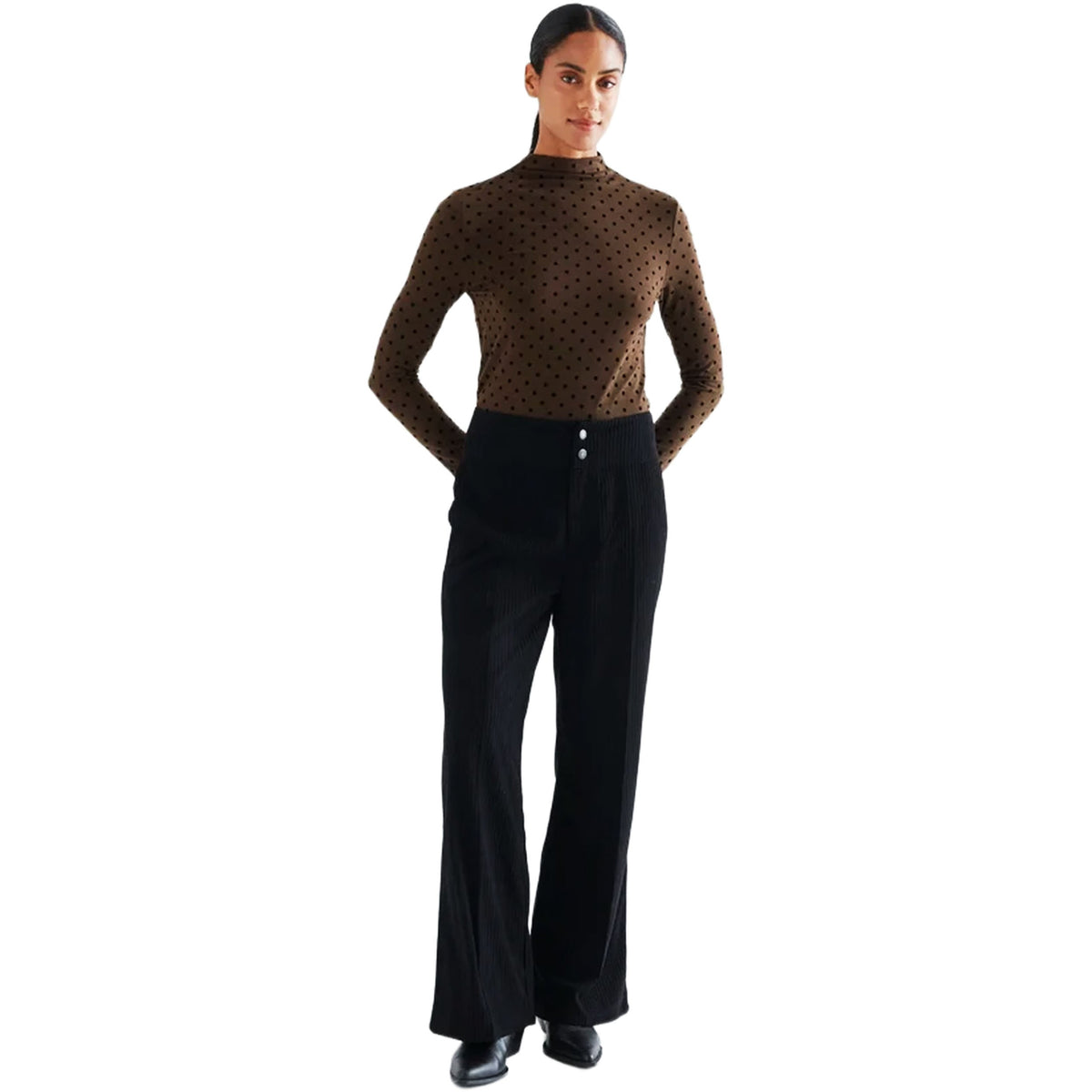 COMPAÑÍA FANTÁSTICA Maglia marrone a mini pois neri con collo altoCOMPAÑÍA FANTÁSTICA Maglia marrone a mini pois neri con collo alto