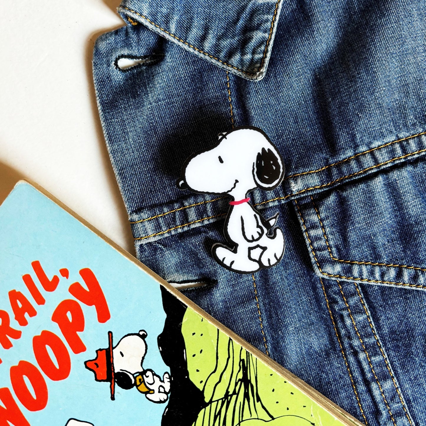 Peanuts Snoopy Pin Badge