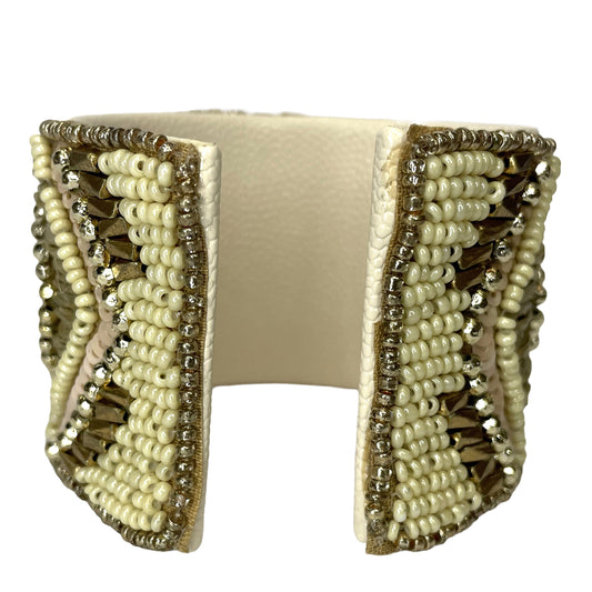 SURKANA Bracciale rigido ricamato nude con perline
