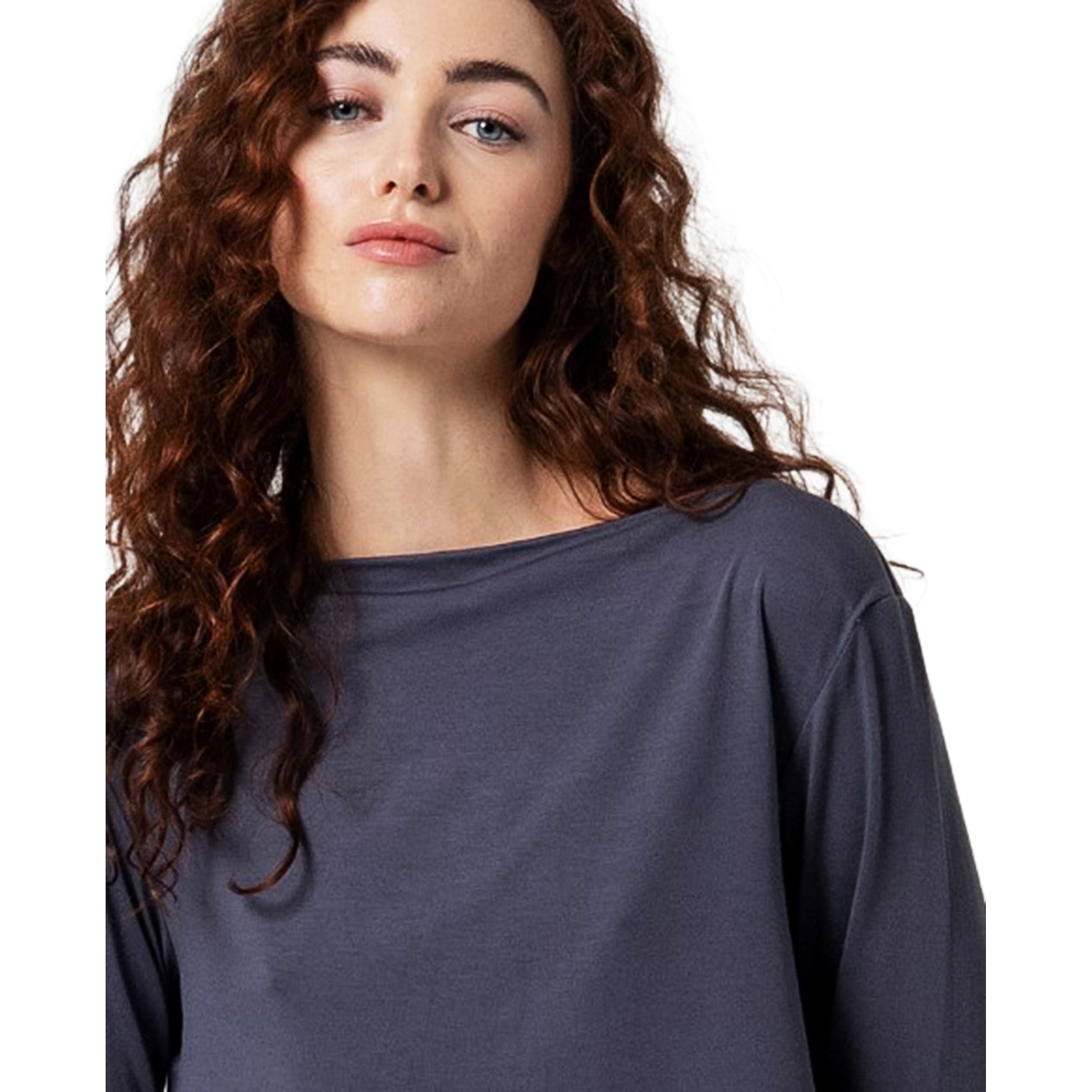 SURKANA - T-shirt con scollo a barca in viscosa di bambù-SURKANA-VIALESCARPE