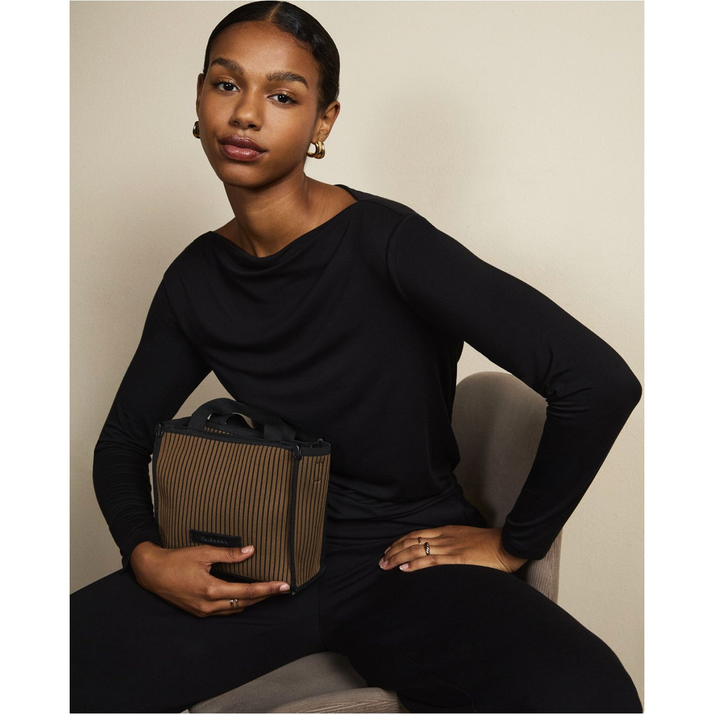 SURKANA - Mini shopper in maglia con zip e doppio manico