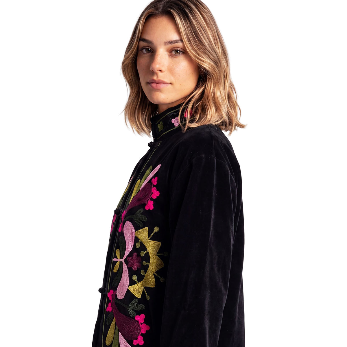 SURKANA Giacca Mandarin in velluto nero con ricami multicolore