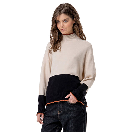 Maglione lupetto a contrasto