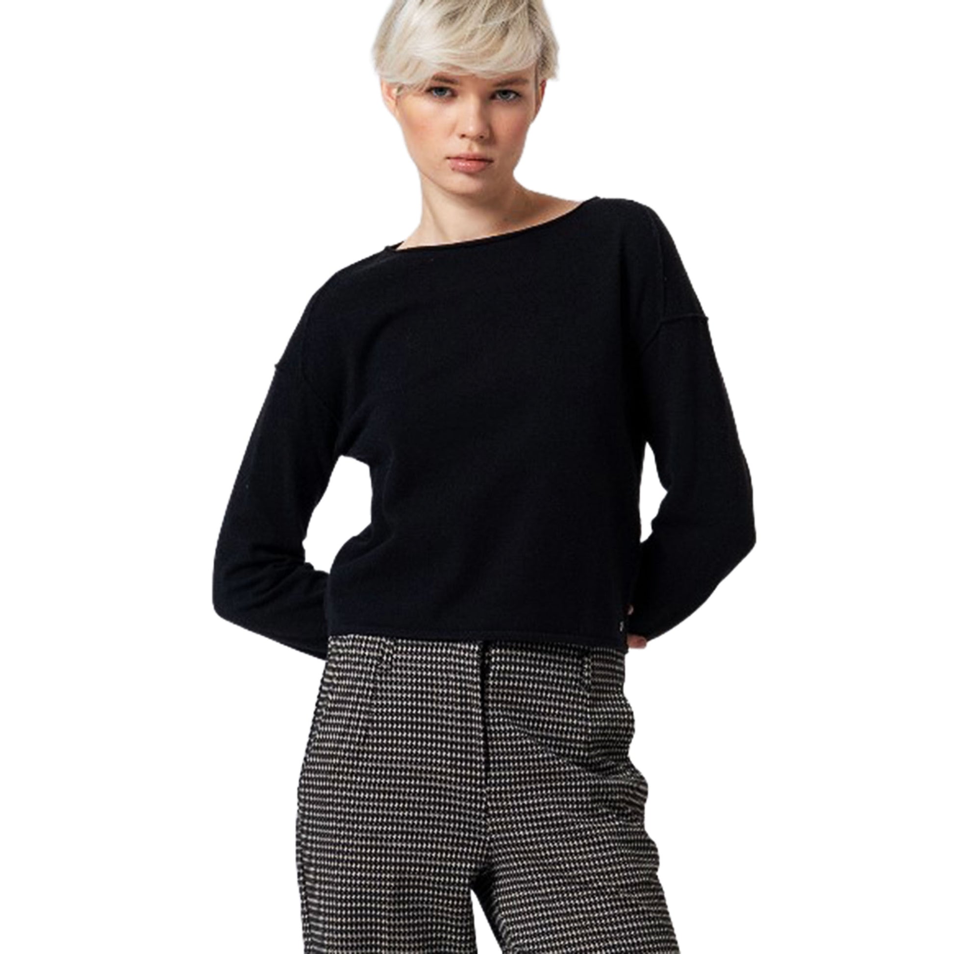 SURKANA - Maglia a coste sottili con scollo rotondo-SURKANA-VIALESCARPE