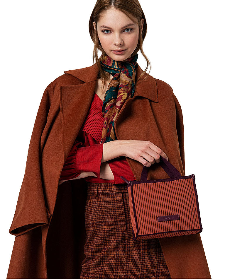 SURKANA - Mini shopper in maglia con zip e doppio manico