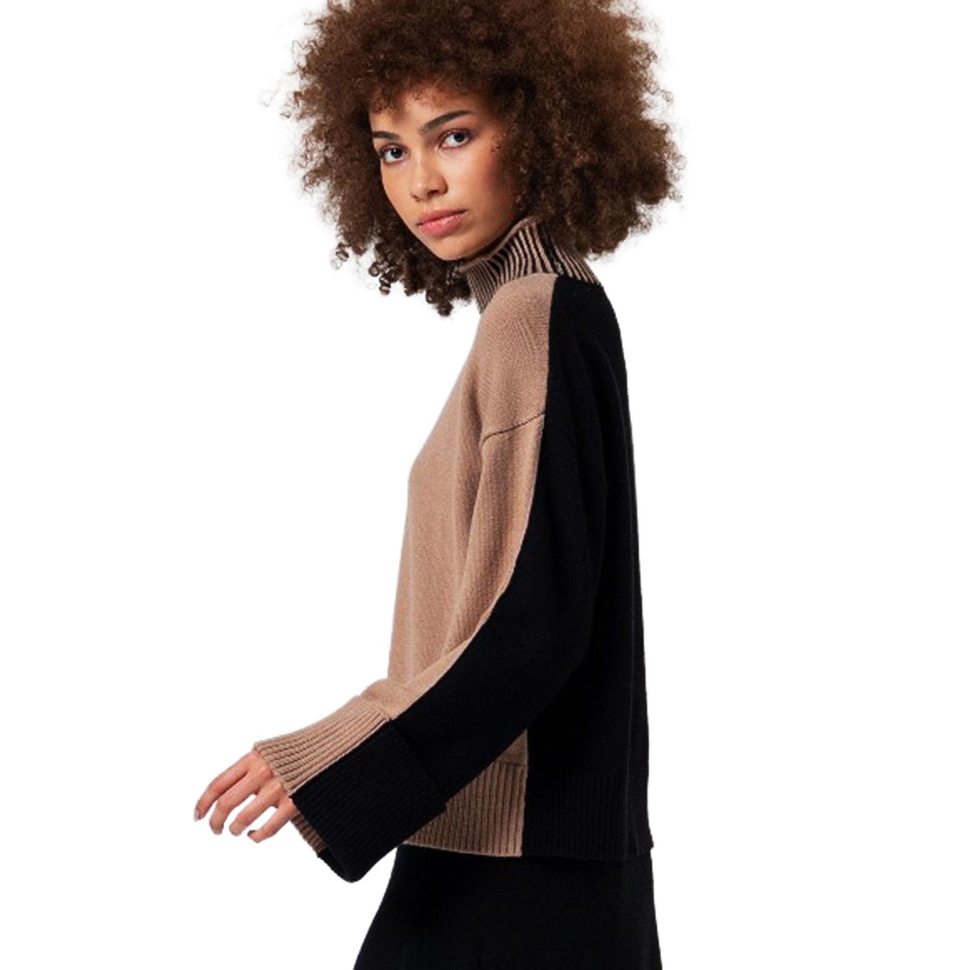 SURKANA - Maglia bicolore con collo perkins elasticizzato-SURKANA-VIALESCARPE