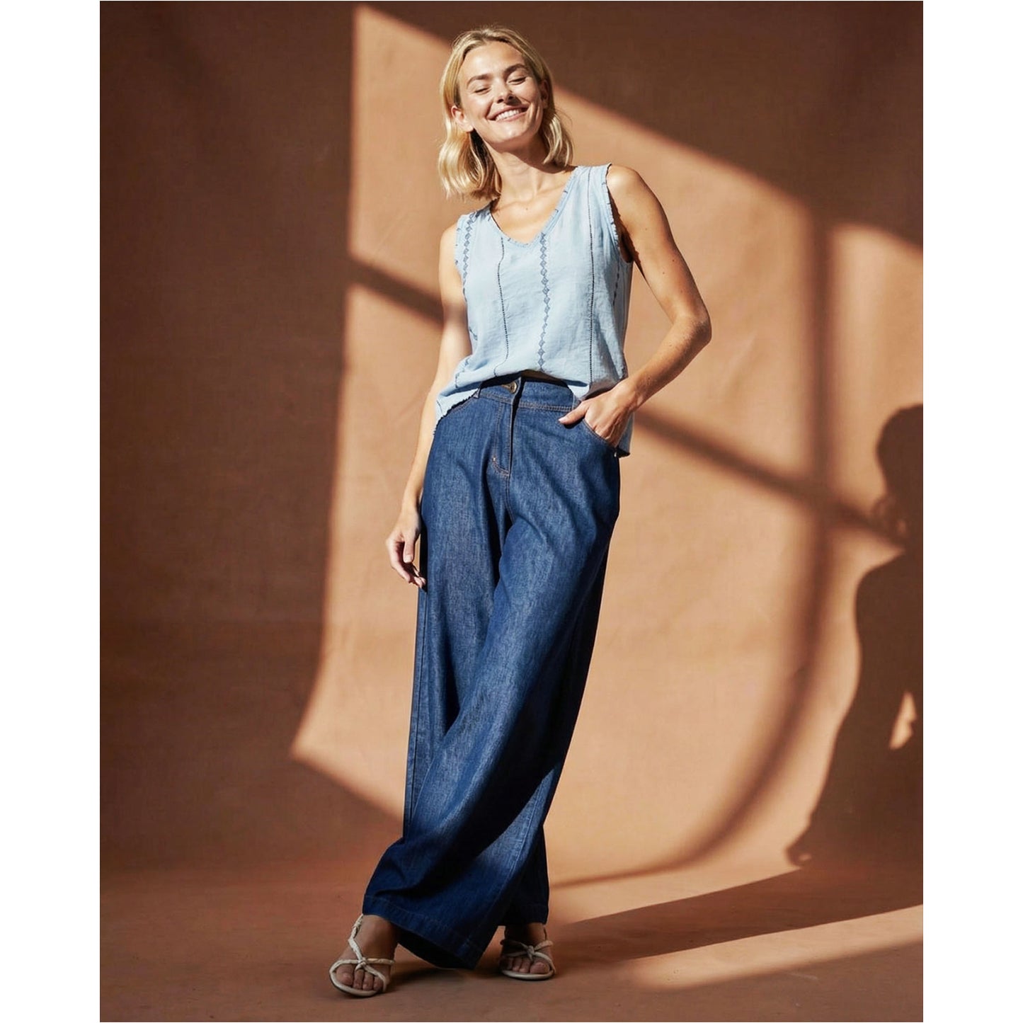 SURKANA Top a spalline con scollo a V Azzurro