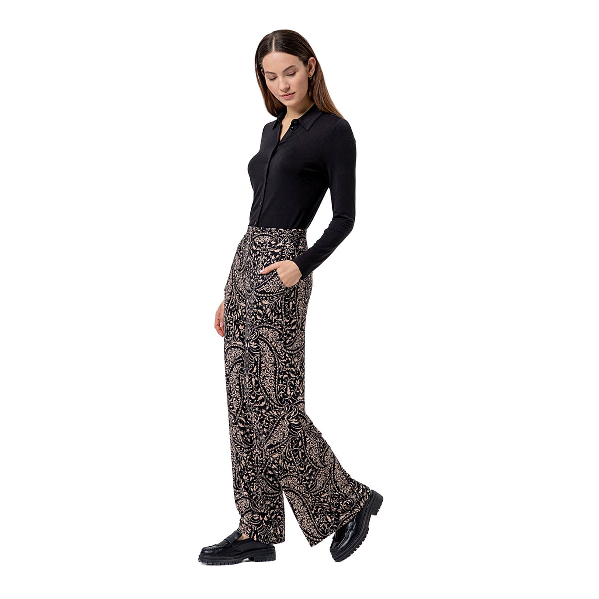 Pantaloni a gamba larga