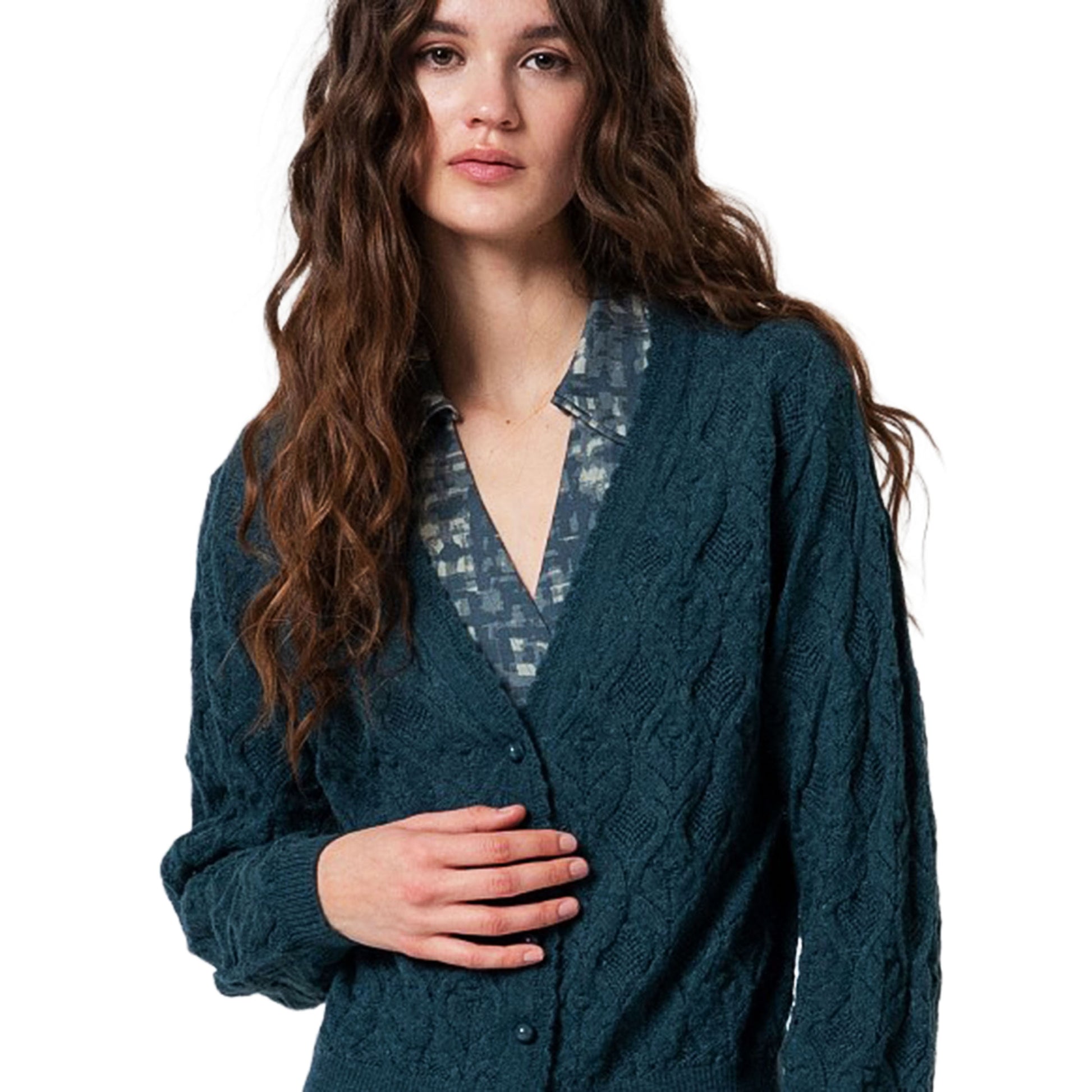 SURKANA - Cardigan in maglia con motivo a trecce-SURKANA-VIALESCARPE